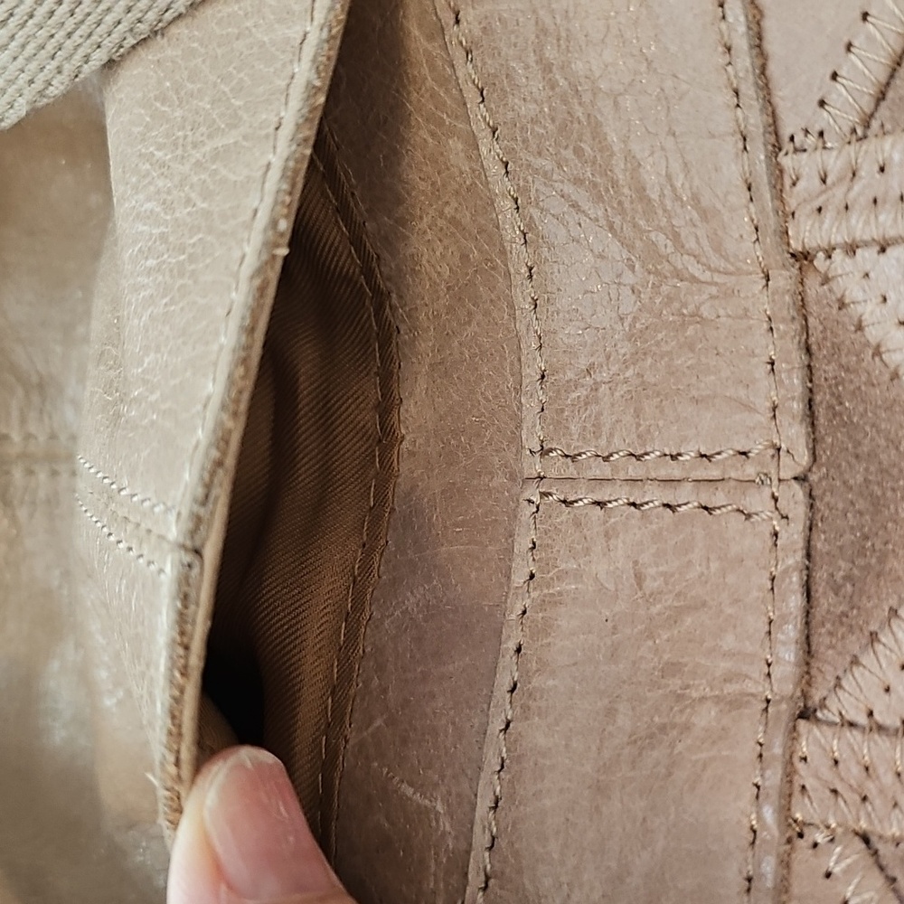 Stylish Tan Crossbody Bagzipper Closure. Adjustable Wide Strap. - Picture 7 of 15